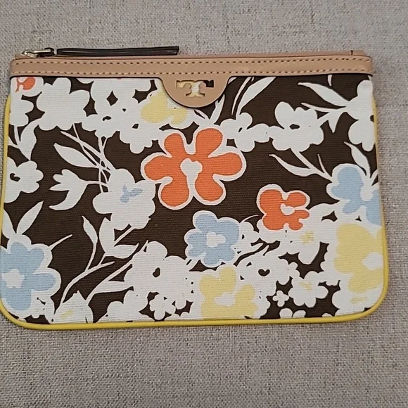 Tory Burch Makeup Bag - Picture 2 of 8